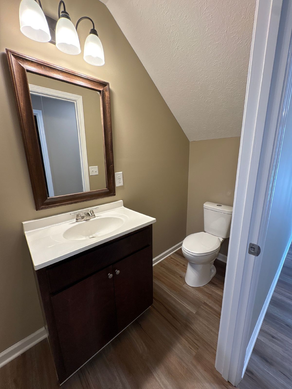 Charming Townhome in Convenient Tullahoma Location.... property image