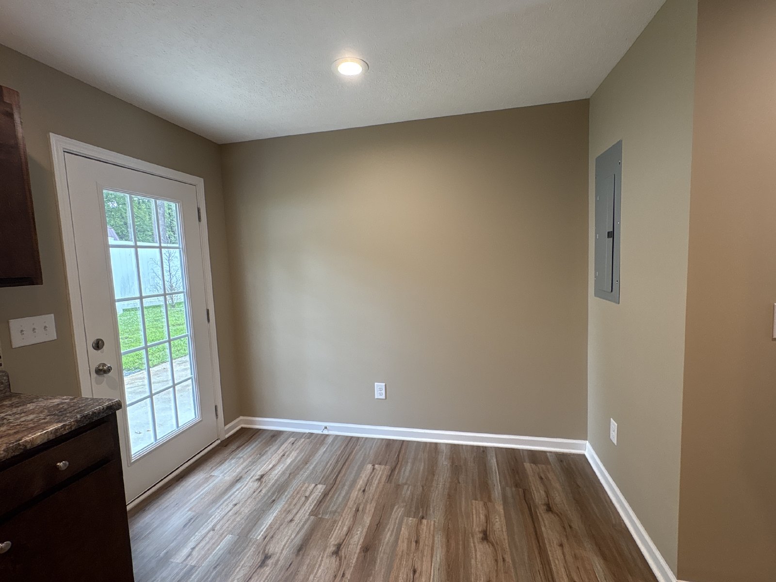 Charming Townhome in Convenient Tullahoma Location.... property image