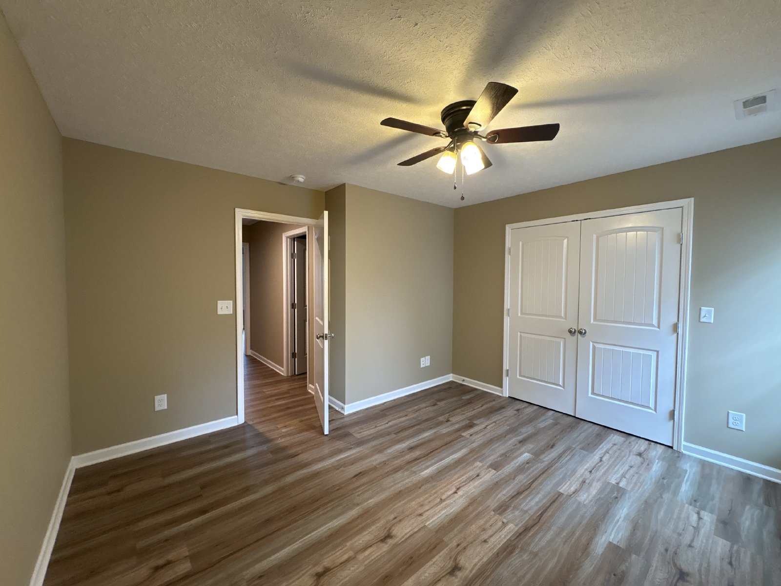 Charming Townhome in Convenient Tullahoma Location.... property image