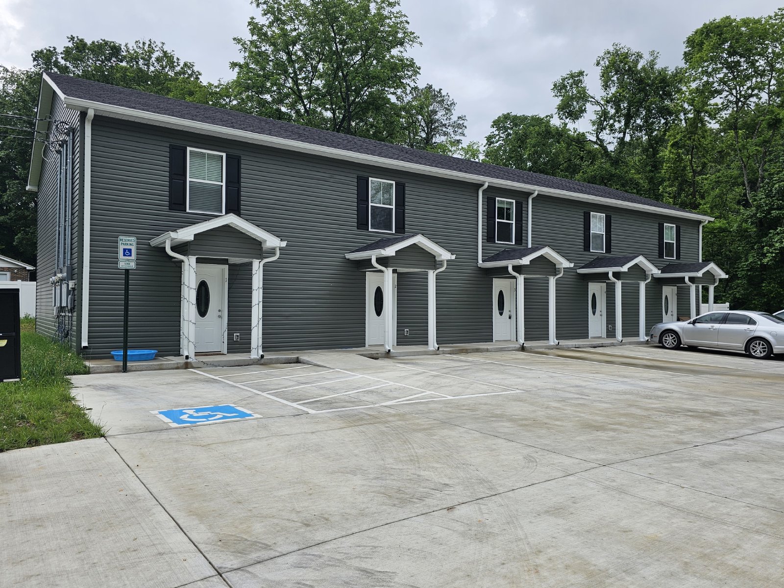 Charming Townhome in Convenient Tullahoma Location.... property image