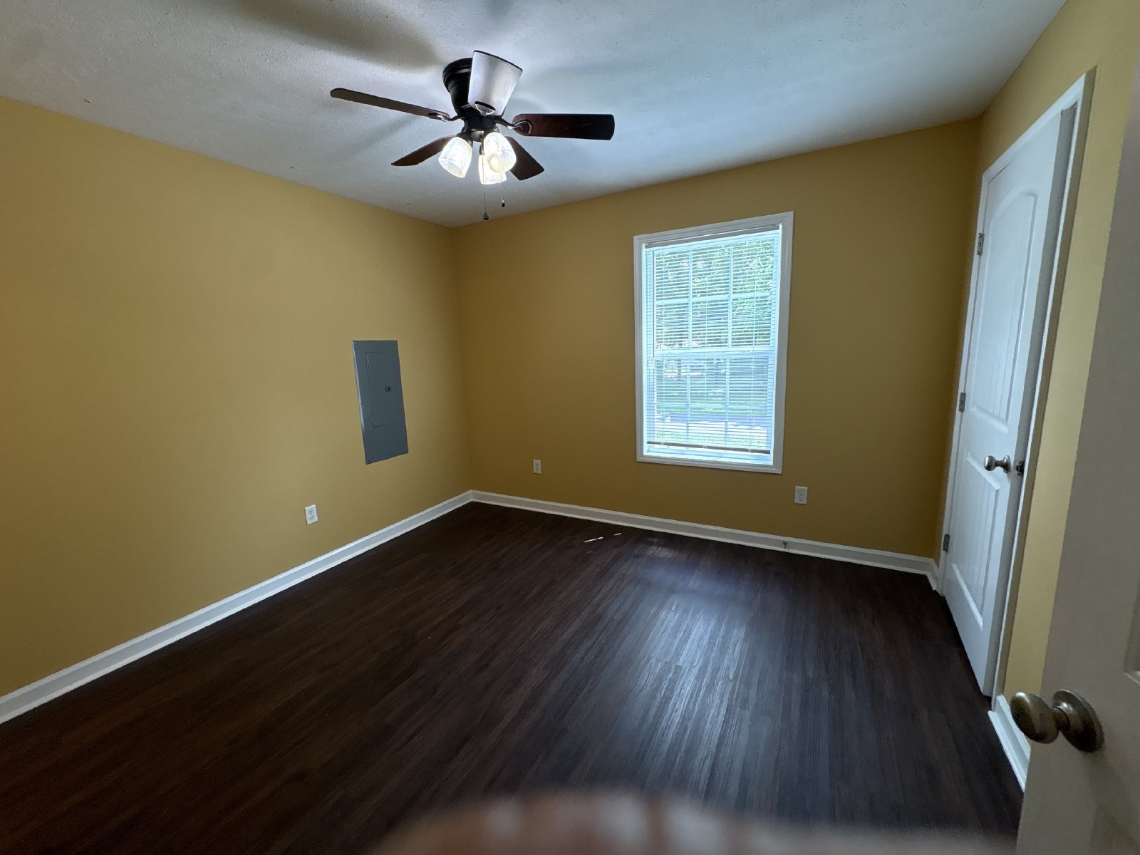 Charming Home Near Historic Downtown Tullahoma! property image