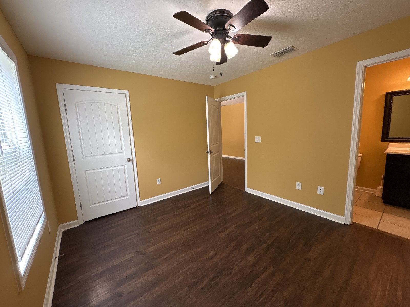 Charming Home Near Historic Downtown Tullahoma! property image