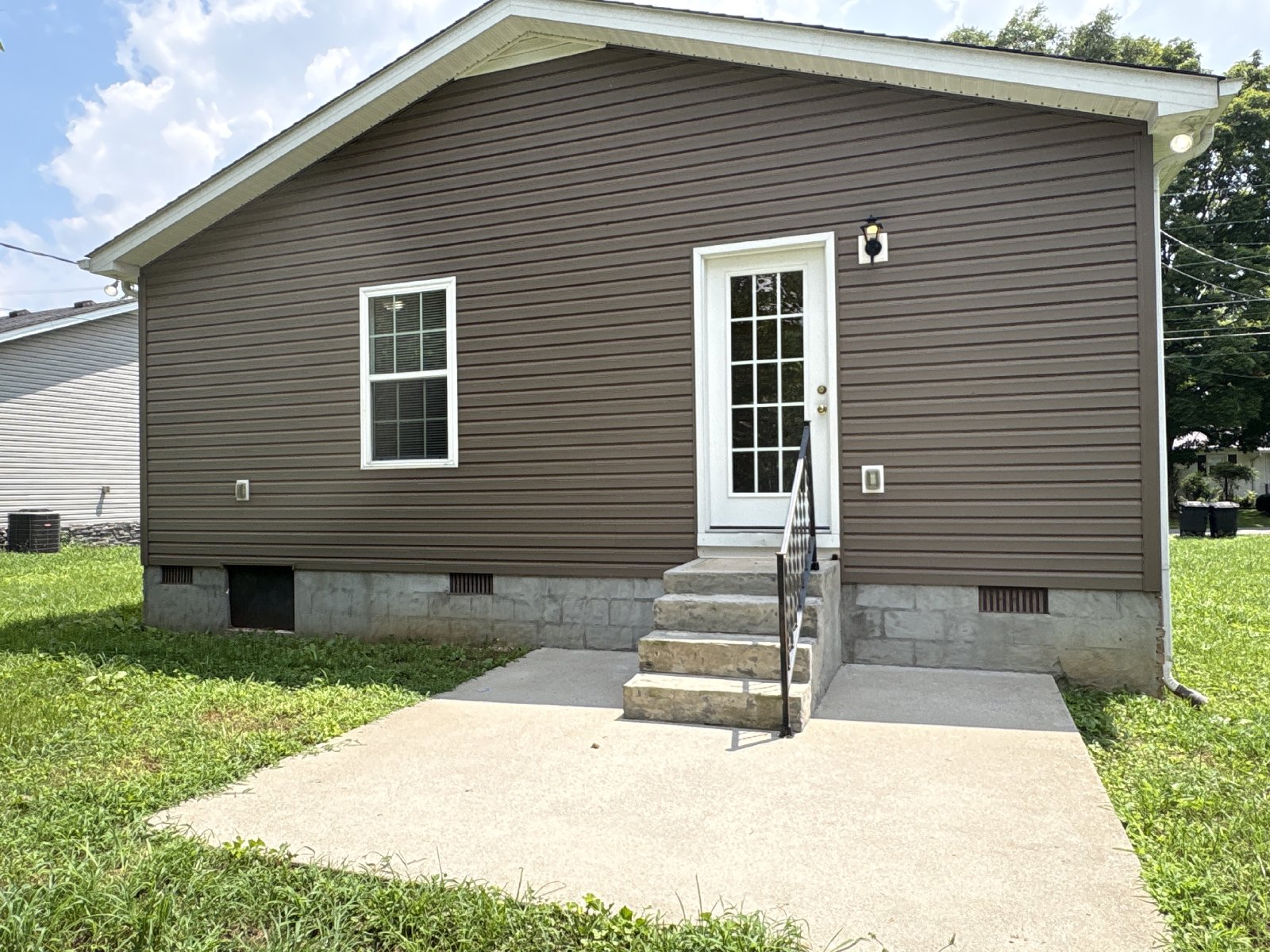 Charming Home Near Historic Downtown Tullahoma! property image