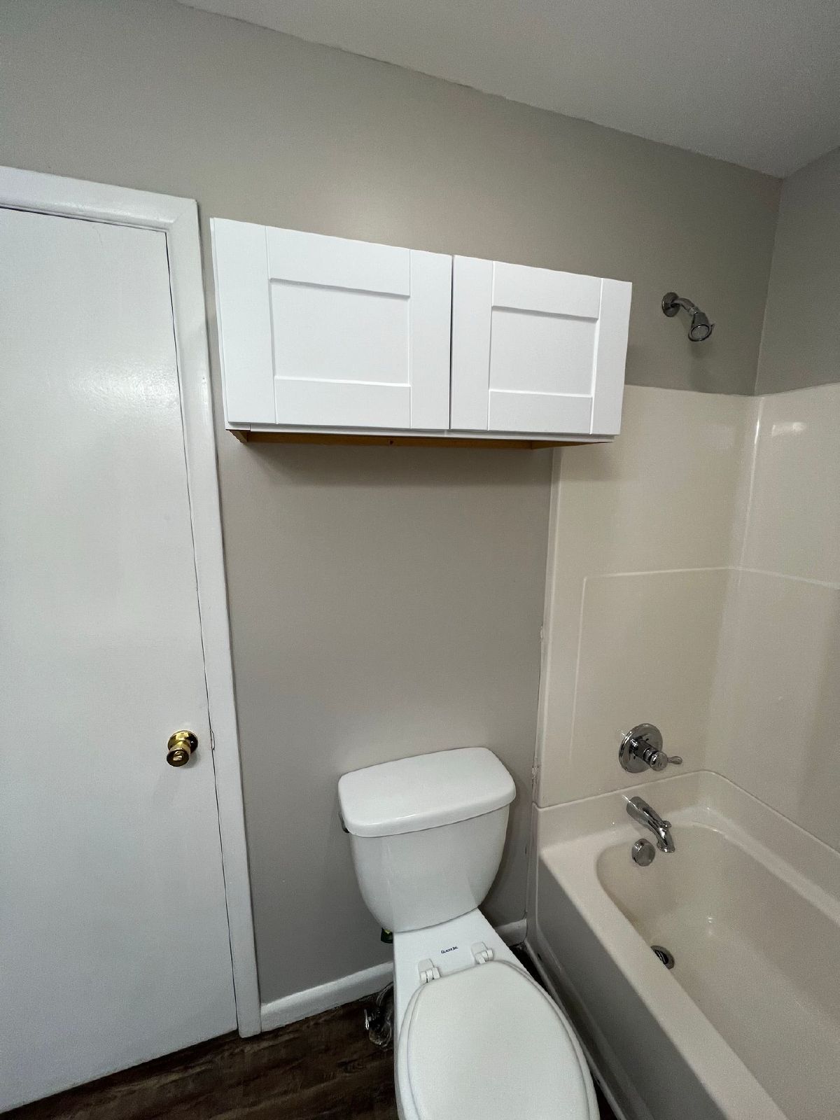 Cozy 2-Bedroom Apartment Close to Winchester Square... property image