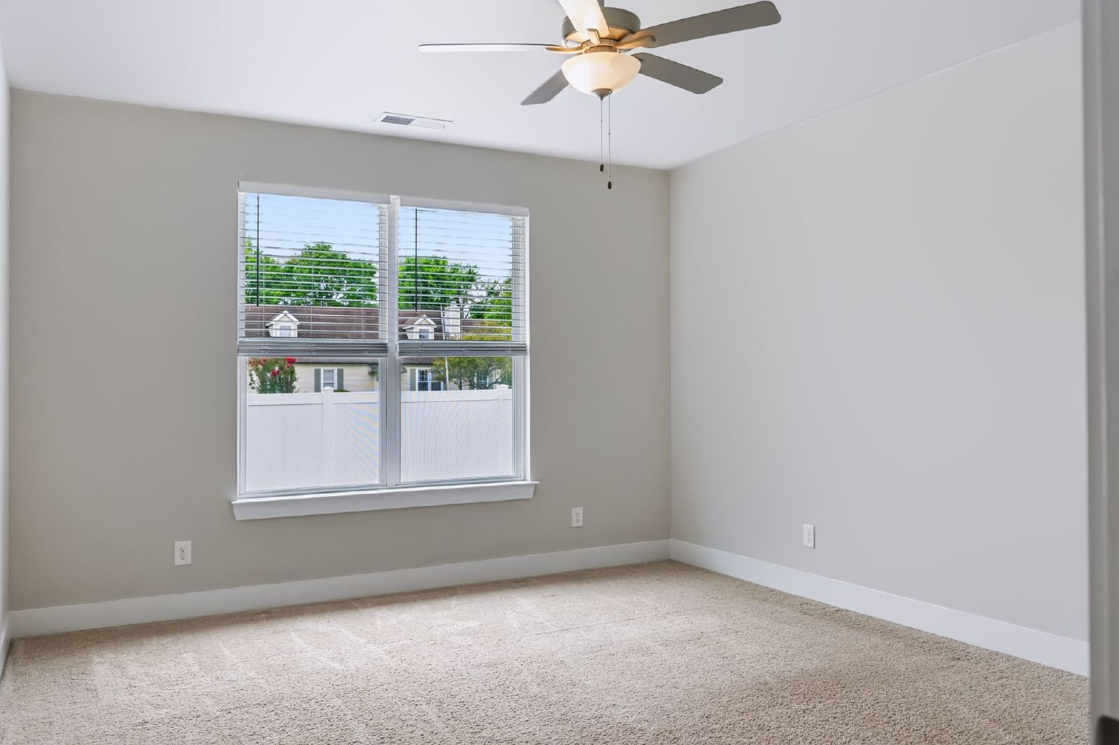 Beautiful 4 Bedroom, 3 Bath Home + Bonus - Available in Smyrna! property image