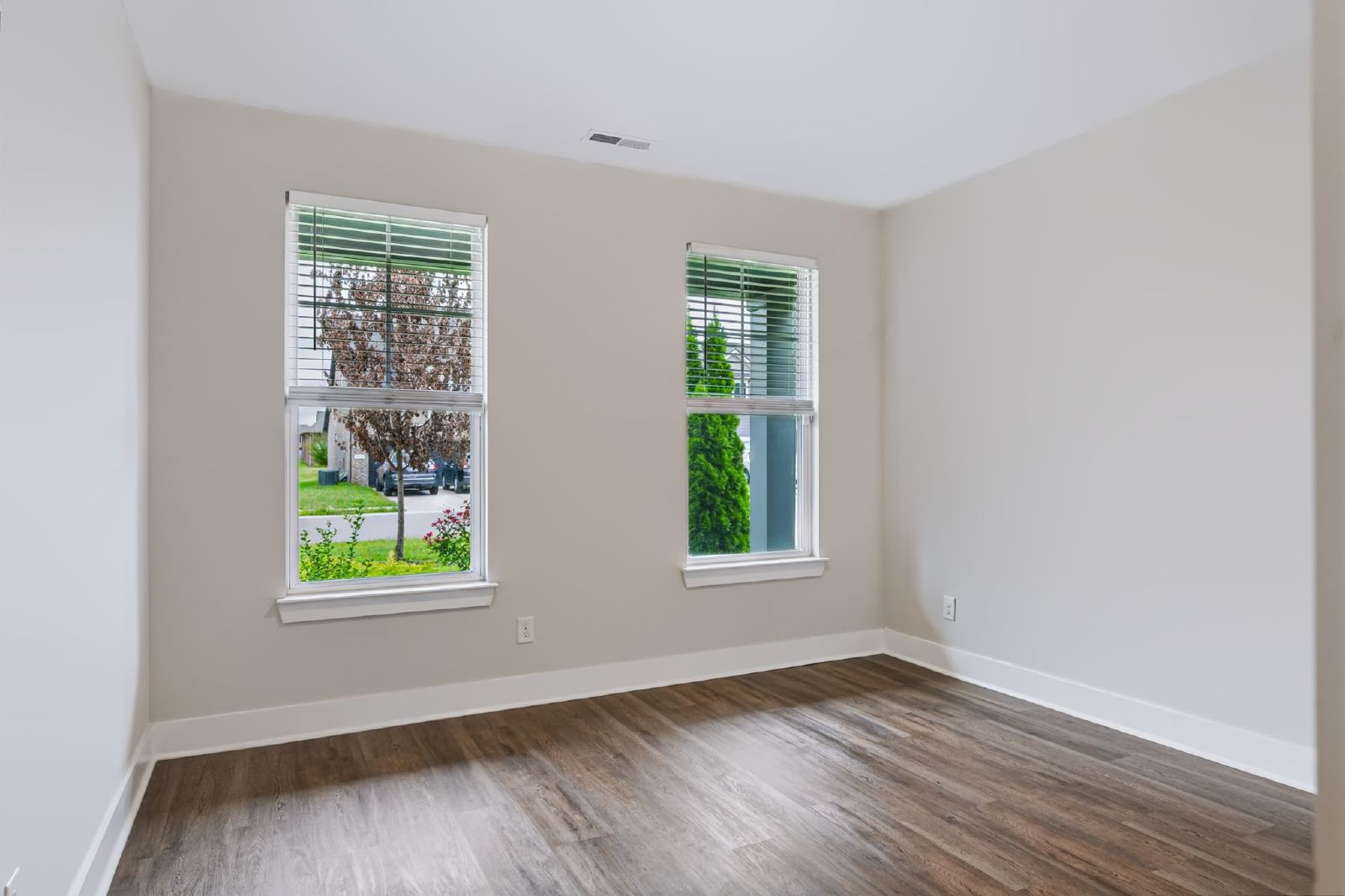 Beautiful 4 Bedroom, 3 Bath Home + Bonus - Available in Smyrna! property image