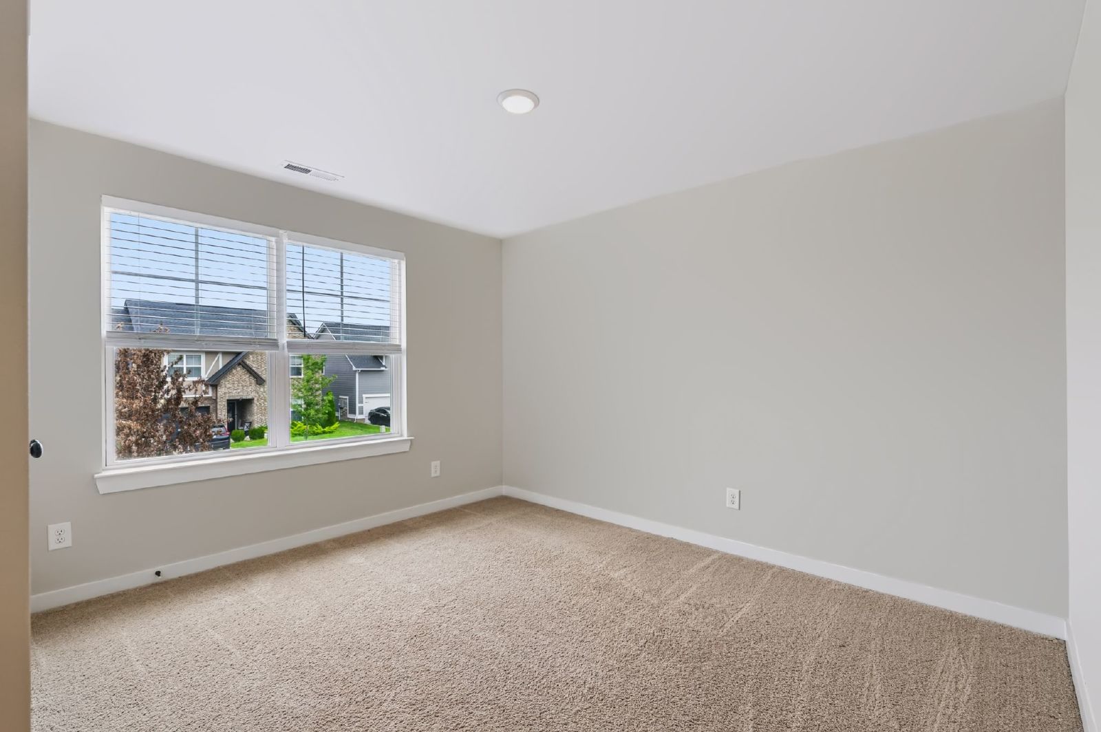 Beautiful 4 Bedroom, 3 Bath Home + Bonus - Available in Smyrna! property image