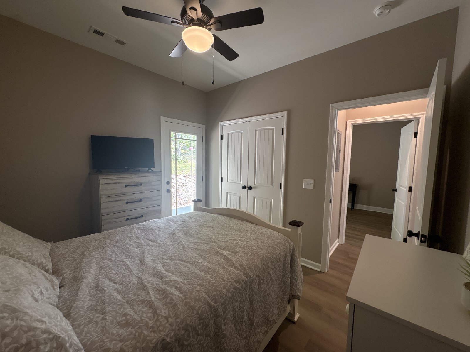 BRAND NEW 2 Bedroom Apartment in Manchester with MOVE IN SPECIAL! property image