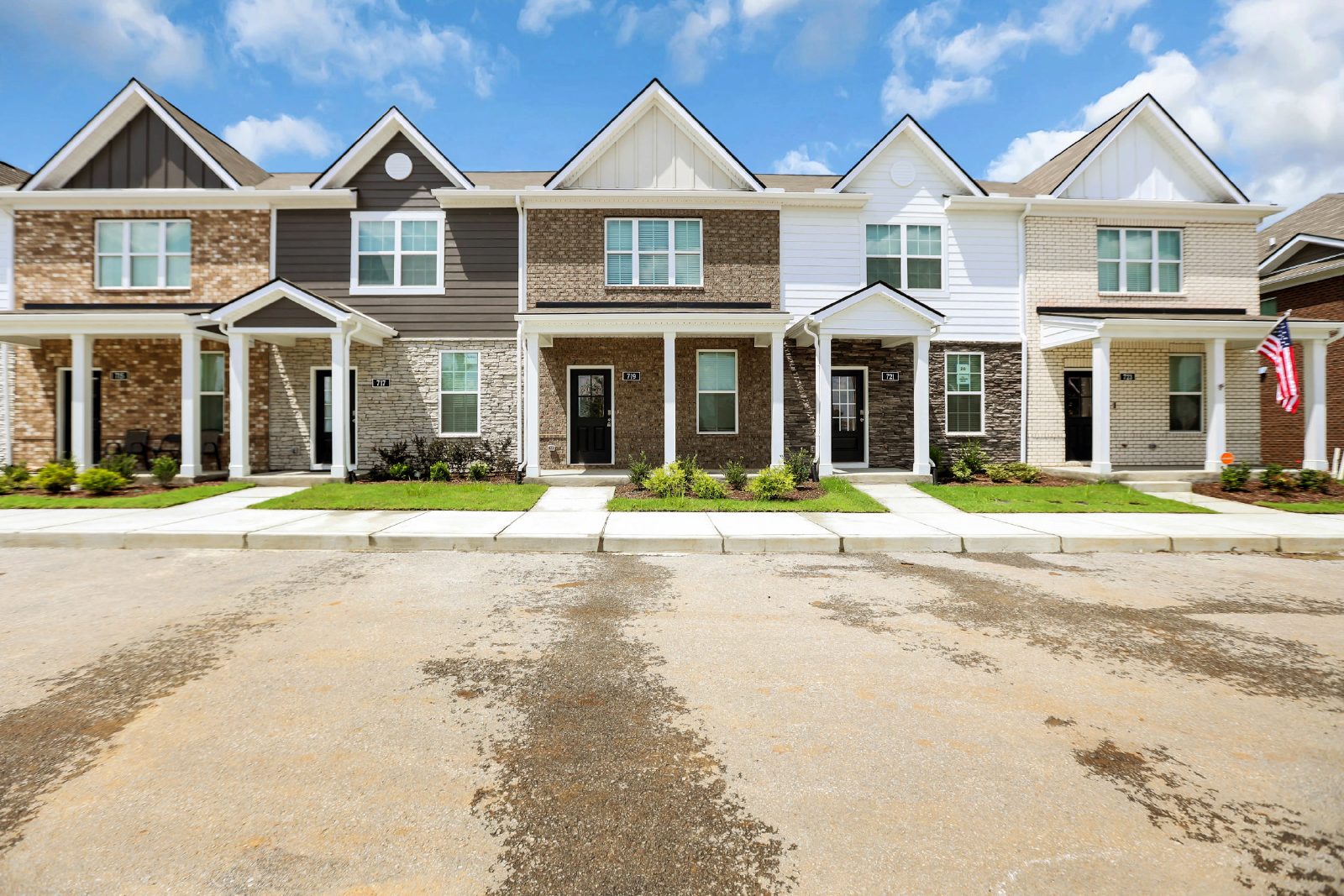 BRAND NEW 3-BEDROOM TOWNHOME IN LEBANON! property image