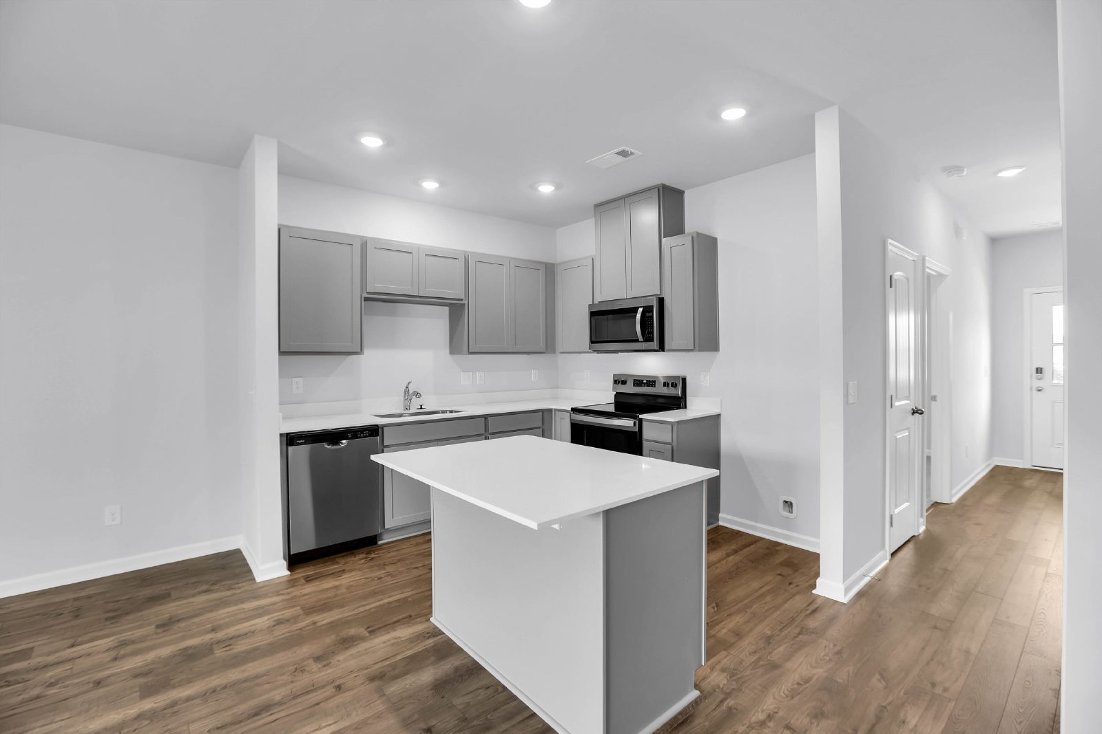 BRAND NEW 3-BEDROOM TOWNHOME IN LEBANON! property image