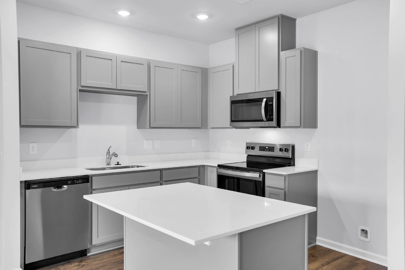 BRAND NEW 3-BEDROOM TOWNHOME IN LEBANON! property image