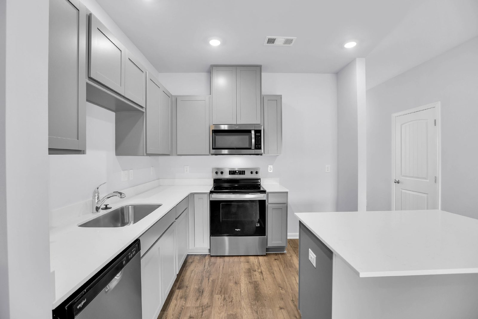BRAND NEW 3-BEDROOM TOWNHOME IN LEBANON! property image