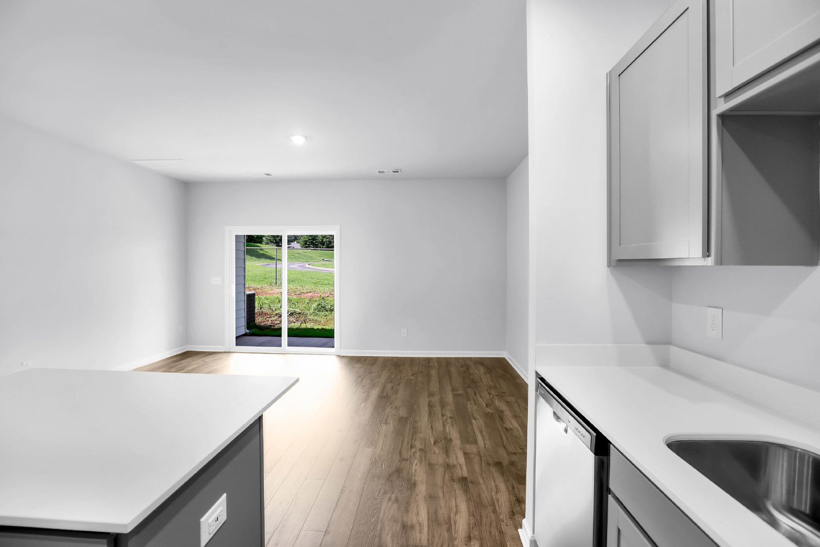 BRAND NEW 3-BEDROOM TOWNHOME IN LEBANON! property image