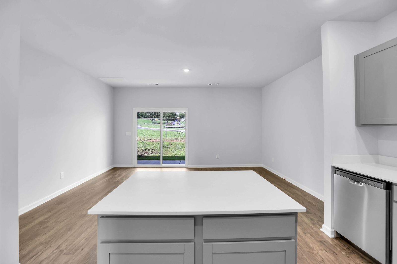 BRAND NEW 3-BEDROOM TOWNHOME IN LEBANON! property image