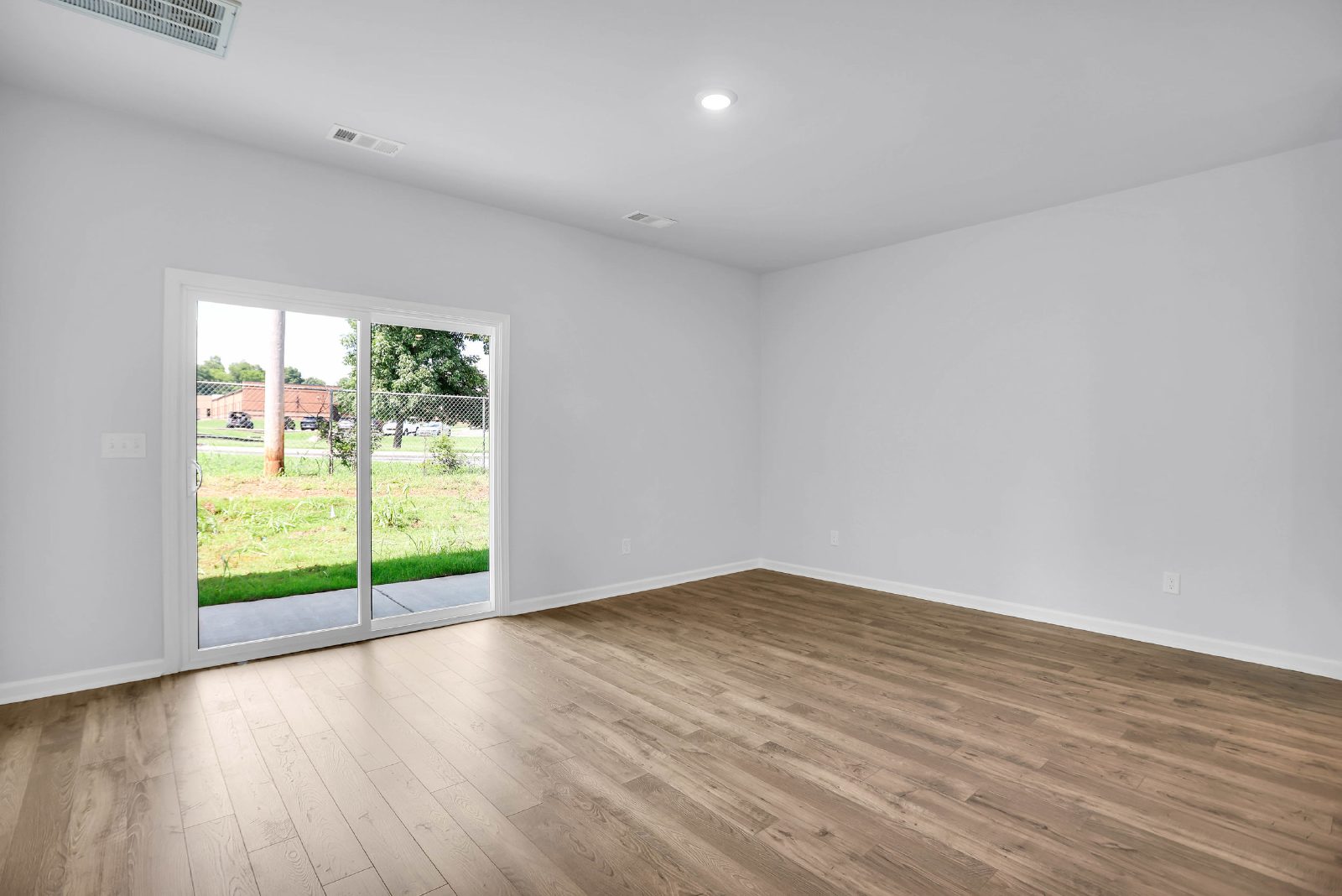 BRAND NEW 3-BEDROOM TOWNHOME IN LEBANON! property image
