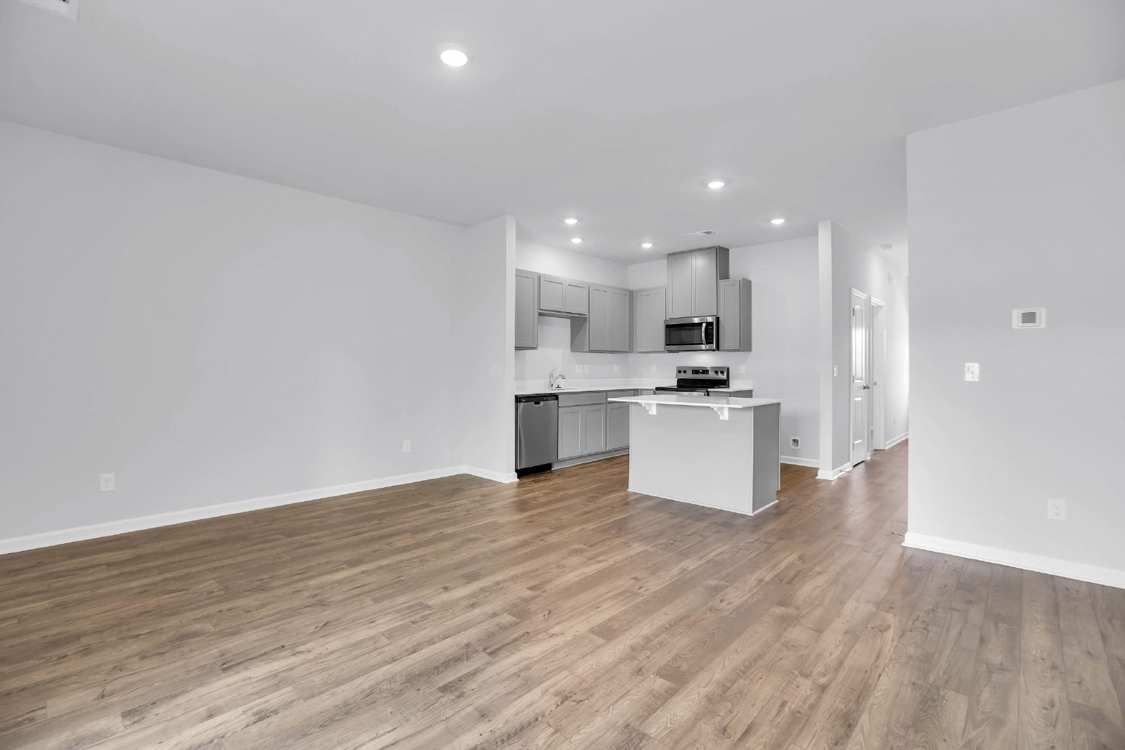 BRAND NEW 3-BEDROOM TOWNHOME IN LEBANON! property image