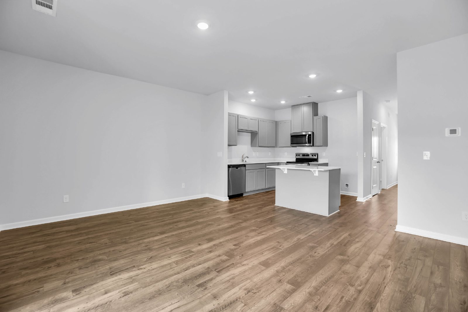 BRAND NEW 3-BEDROOM TOWNHOME IN LEBANON! property image