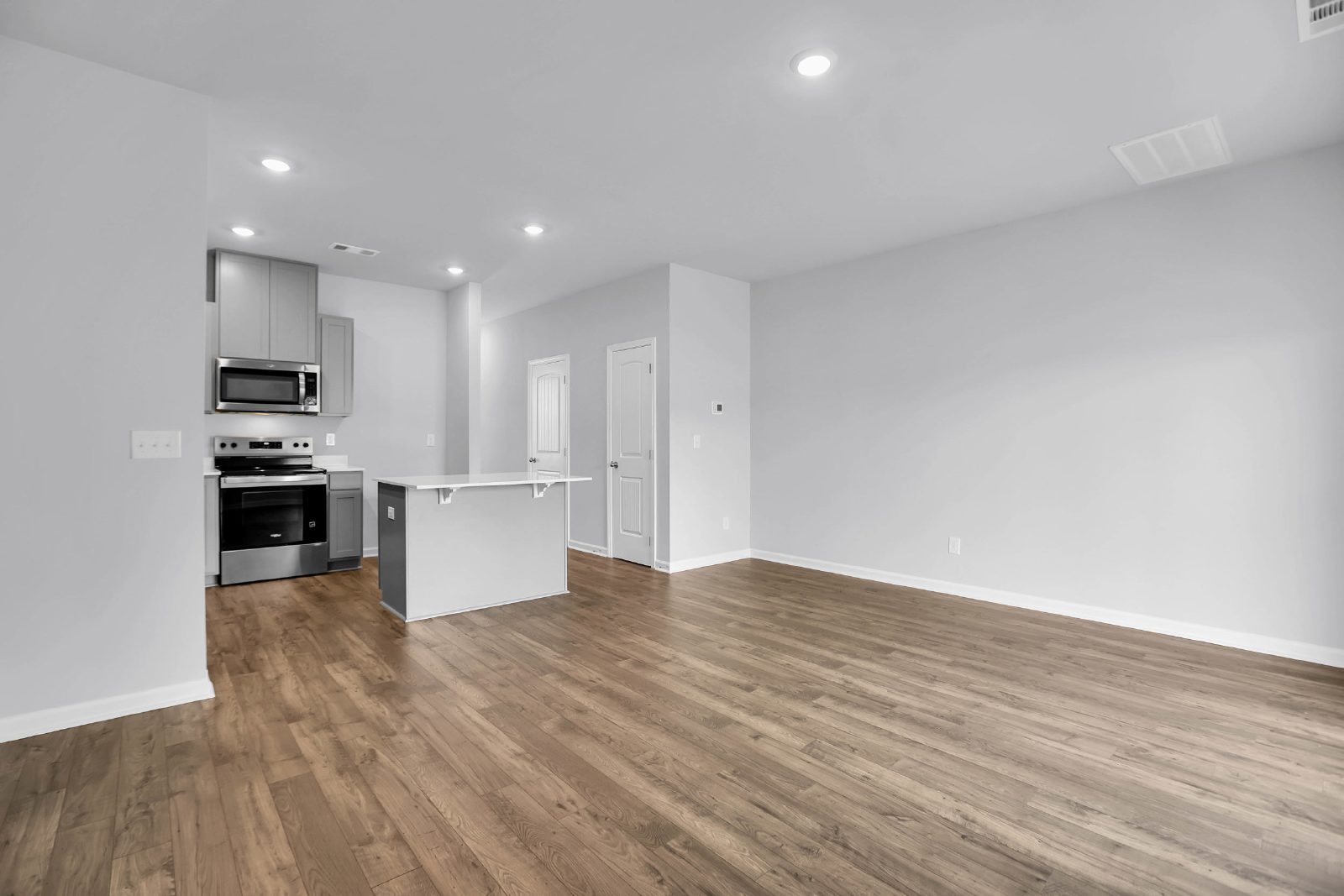 BRAND NEW 3-BEDROOM TOWNHOME IN LEBANON! property image