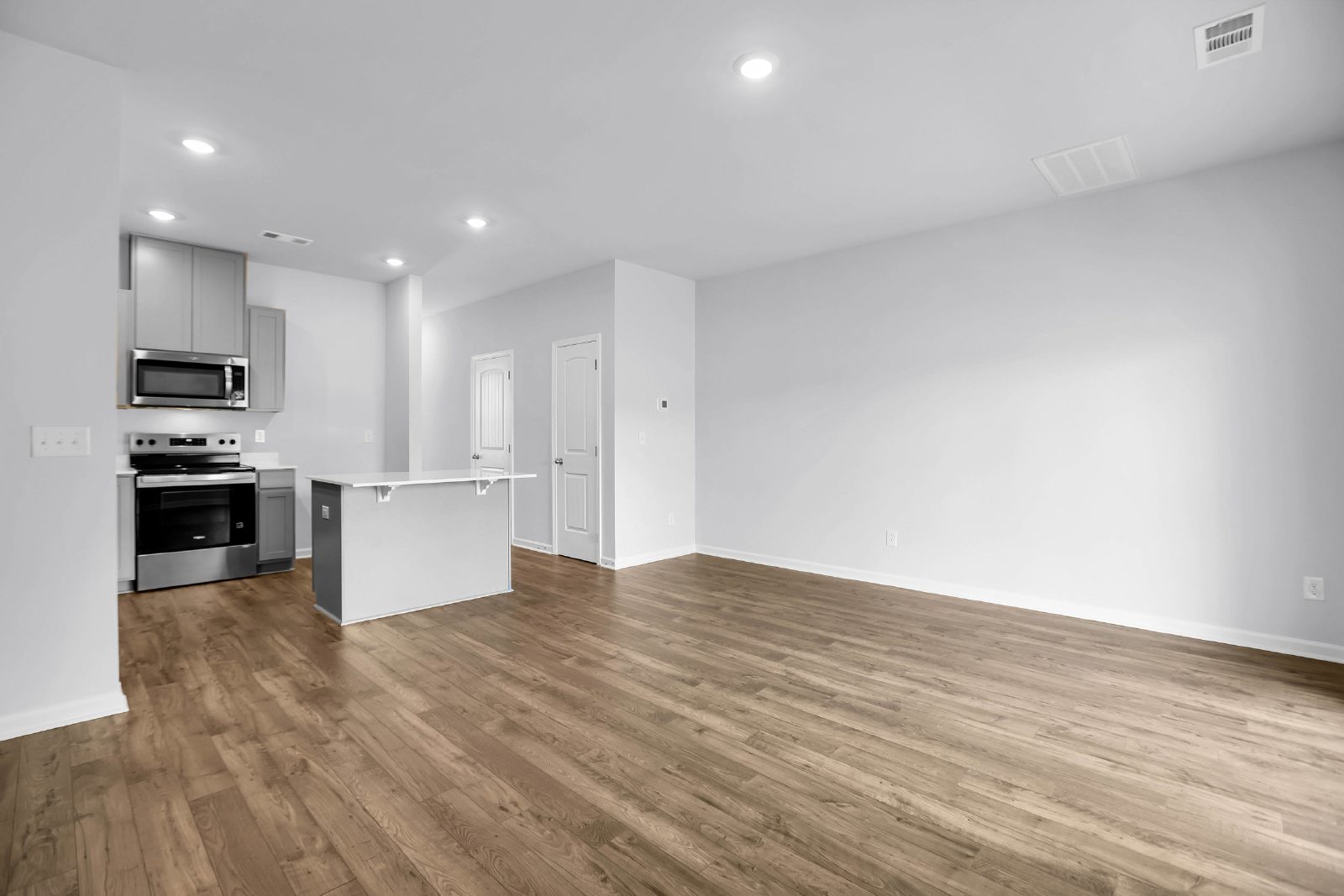 BRAND NEW 3-BEDROOM TOWNHOME IN LEBANON! property image