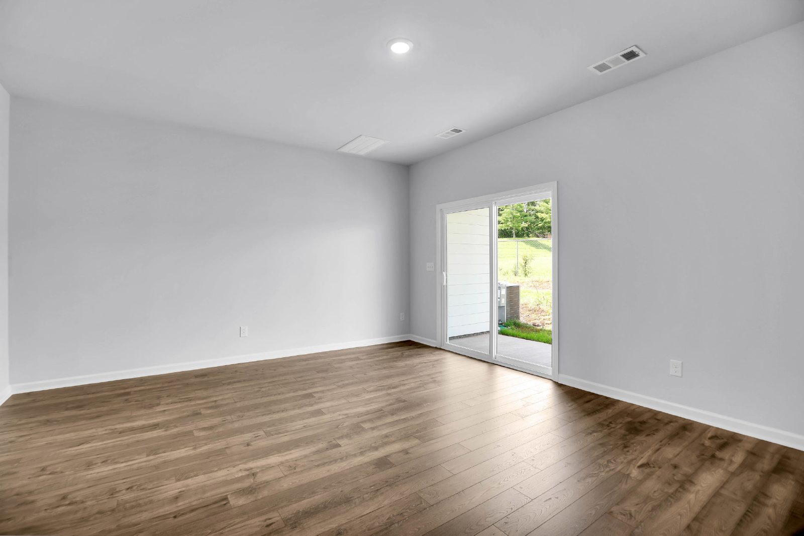 BRAND NEW 3-BEDROOM TOWNHOME IN LEBANON! property image