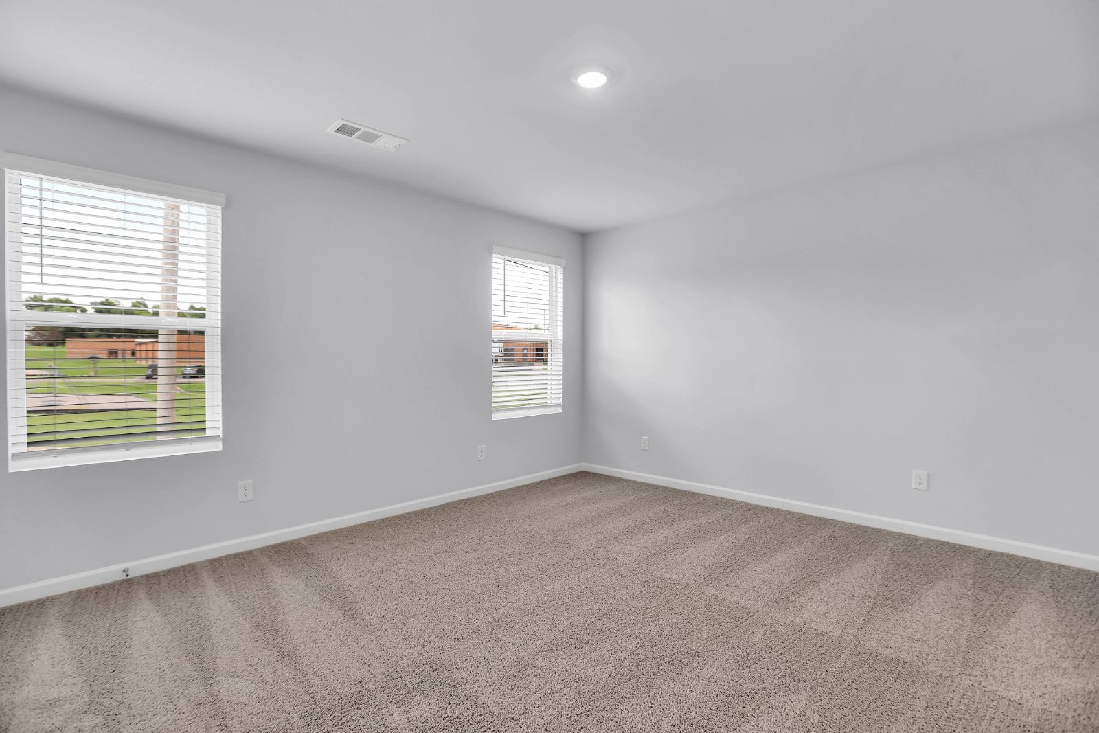 BRAND NEW 3-BEDROOM TOWNHOME IN LEBANON! property image