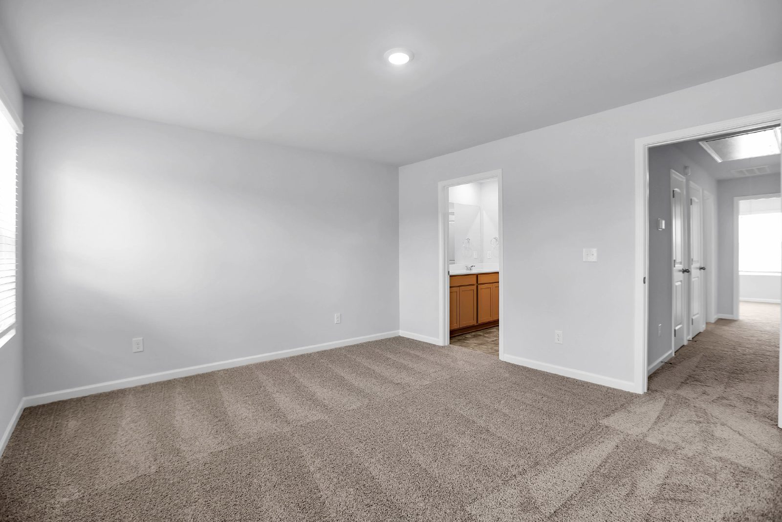 BRAND NEW 3-BEDROOM TOWNHOME IN LEBANON! property image