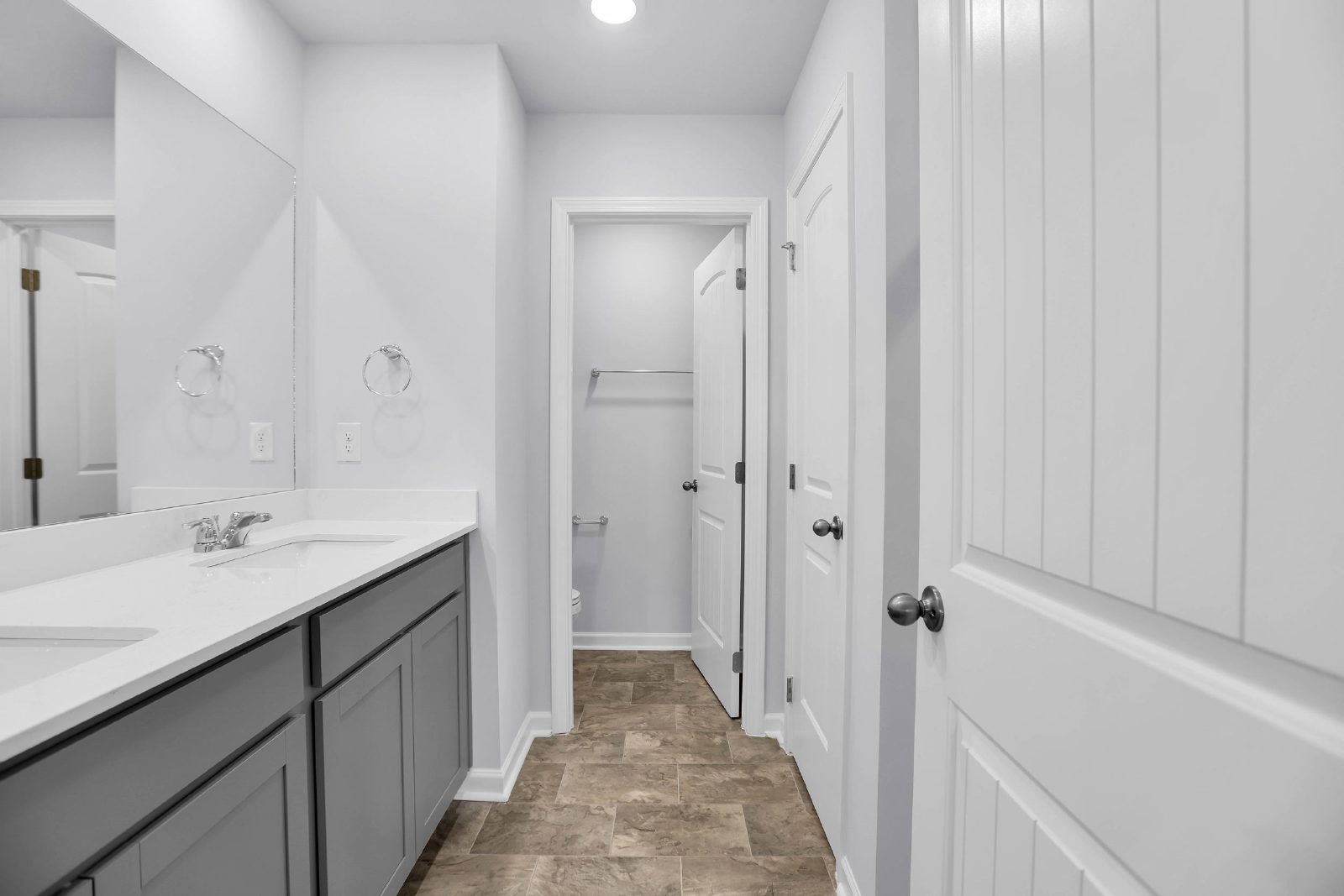 BRAND NEW 3-BEDROOM TOWNHOME IN LEBANON! property image