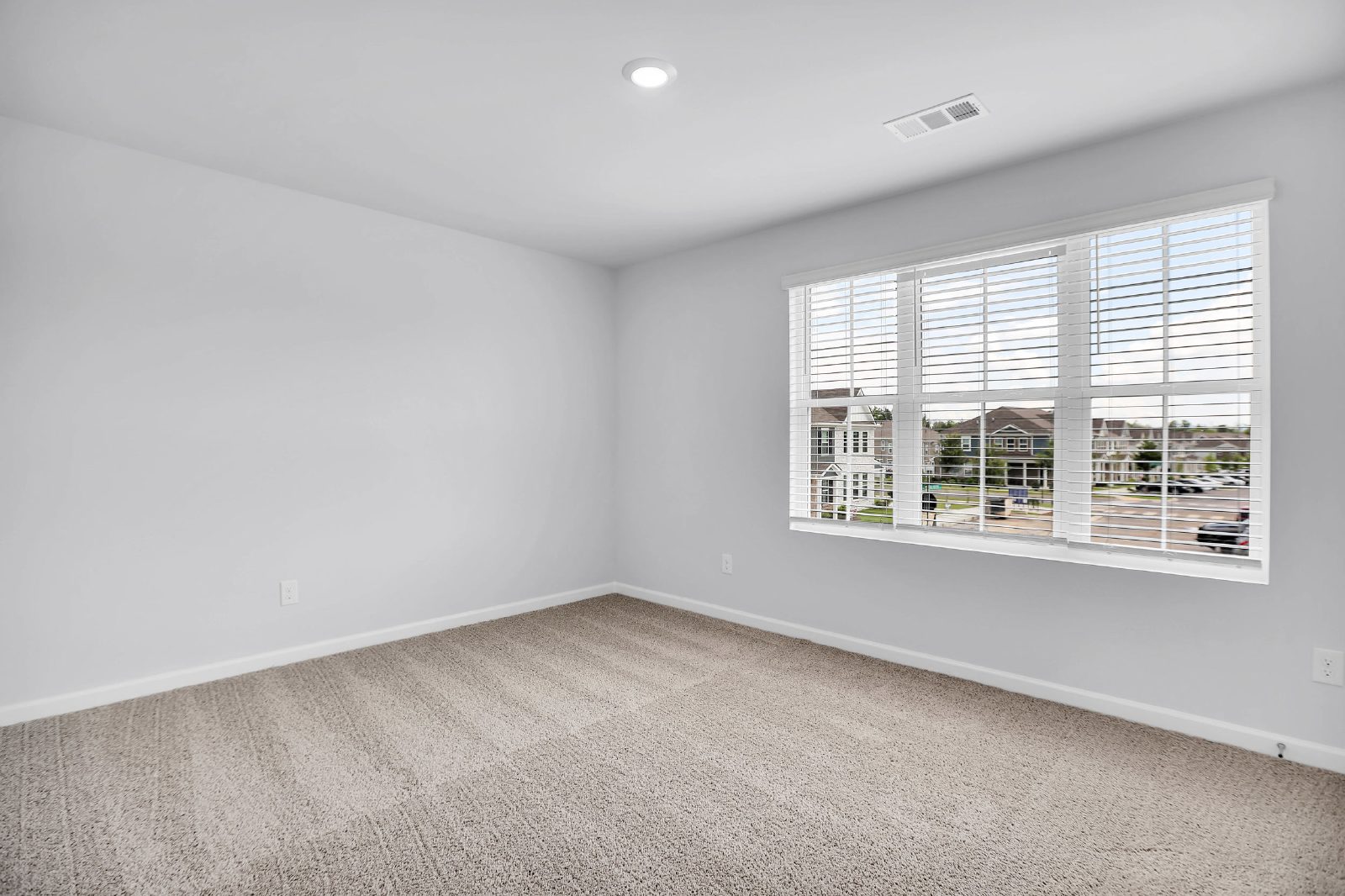 BRAND NEW 3-BEDROOM TOWNHOME IN LEBANON! property image