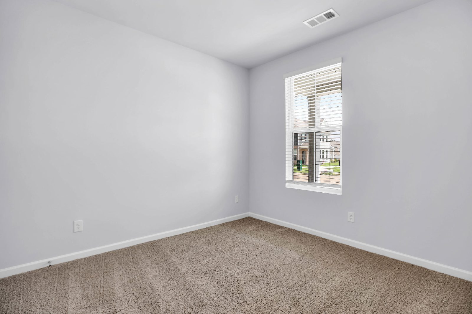 BRAND NEW 3-BEDROOM TOWNHOME IN LEBANON! property image