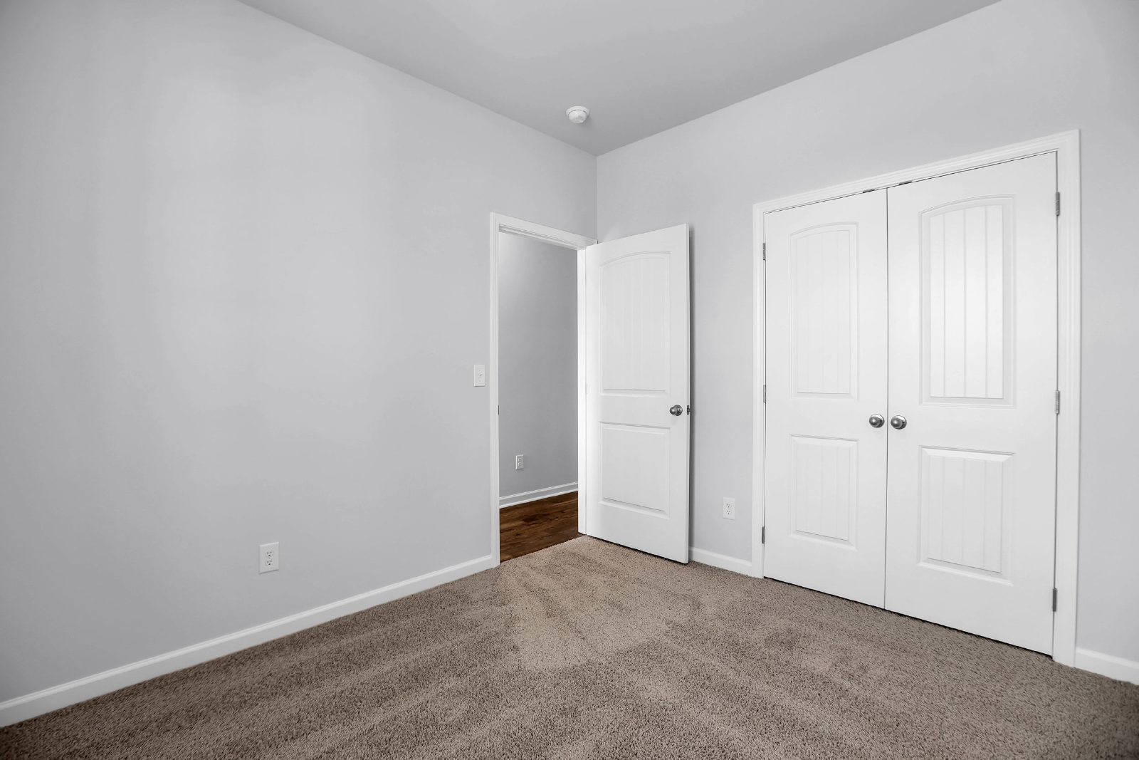 BRAND NEW 3-BEDROOM TOWNHOME IN LEBANON! property image