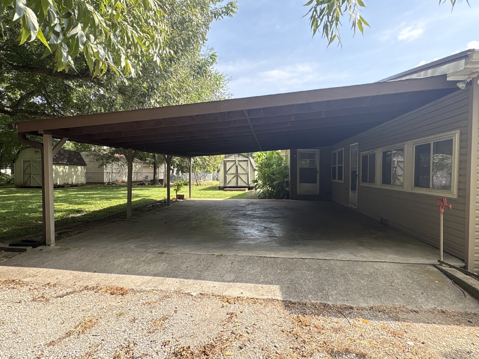 Spacious 3 Bedroom Apartment with Covered Parking! property image