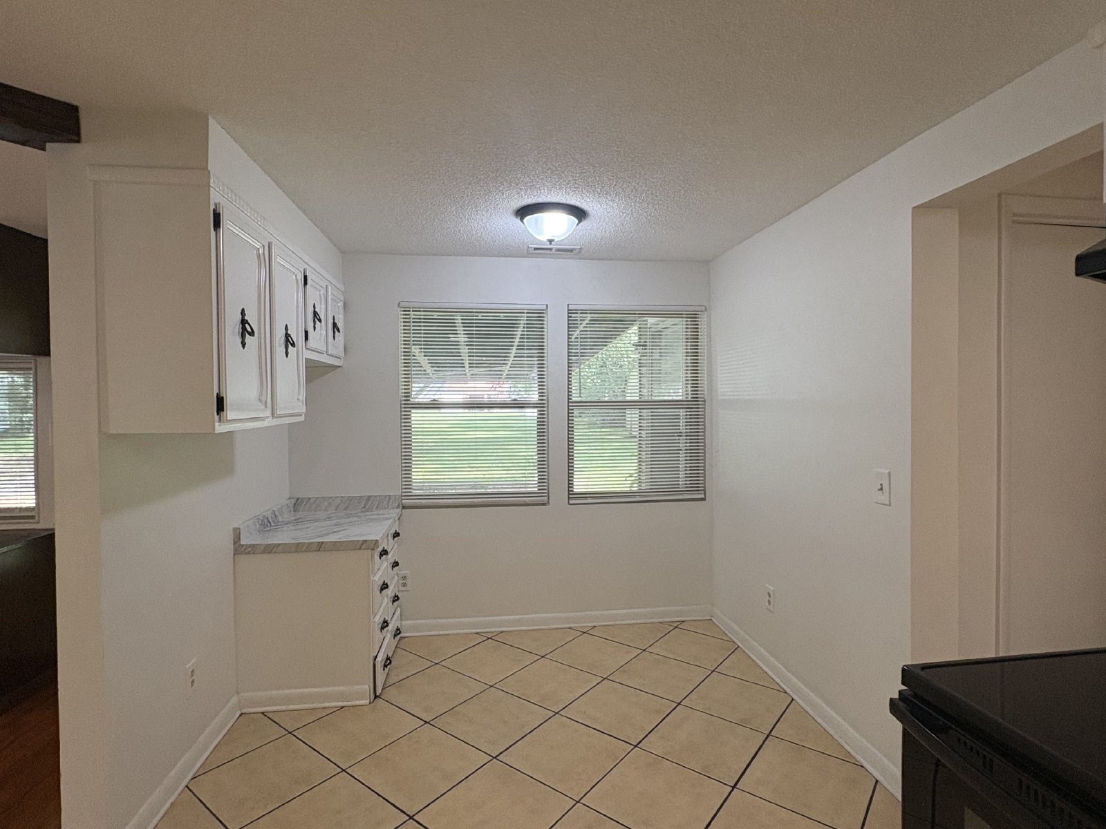 Spacious 3 Bedroom Apartment with Covered Parking! property image