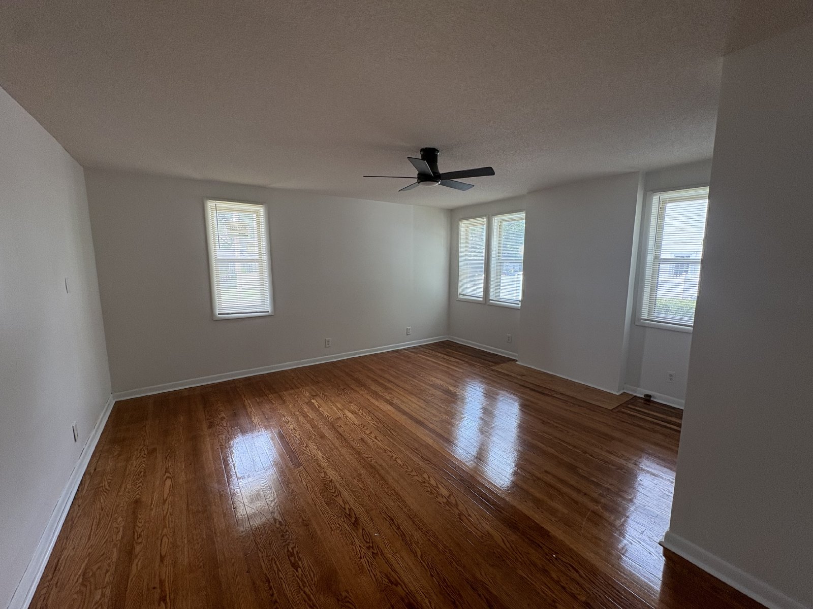 Spacious 3 Bedroom Apartment with Covered Parking! property image