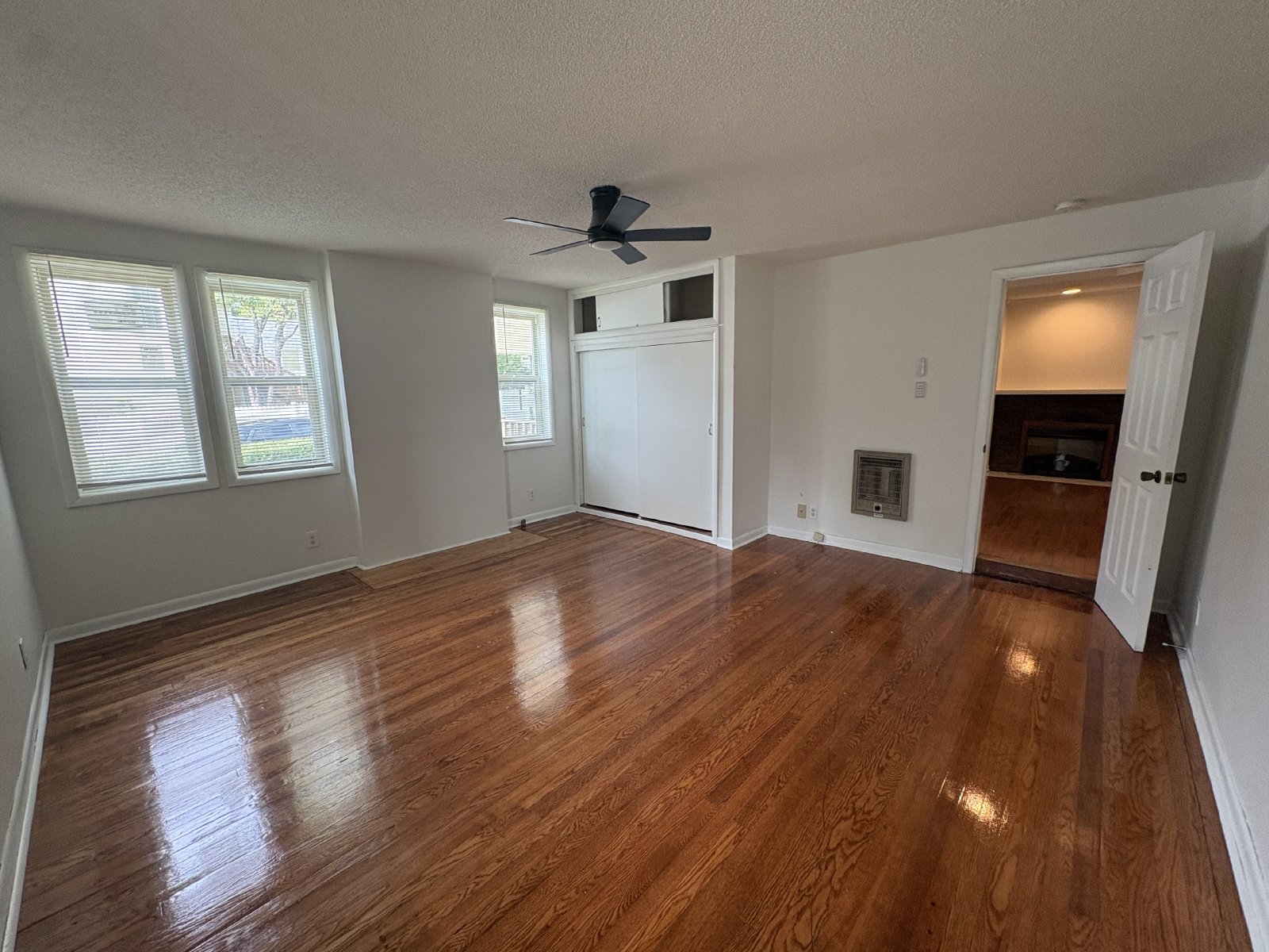 Spacious 3 Bedroom Apartment with Covered Parking! property image