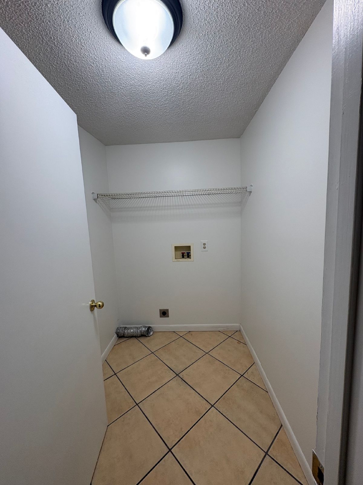 Spacious 3 Bedroom Apartment with Covered Parking! property image