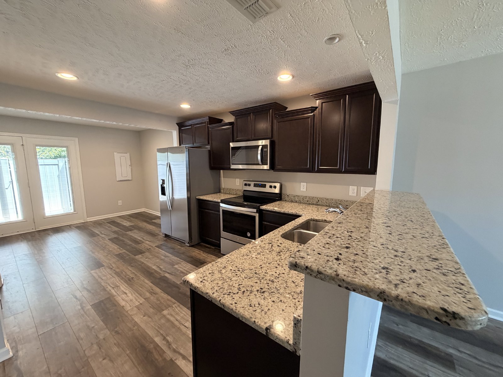 $350 Off First Month's Rent! Available Now - Nice 2 BR 2.5 Bath Townhome property image