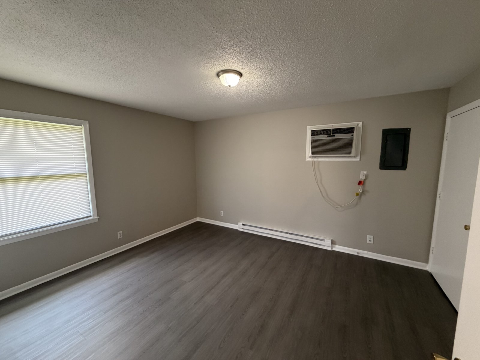 1 Bed 1 Bath Unit In Shelbyvillle property image