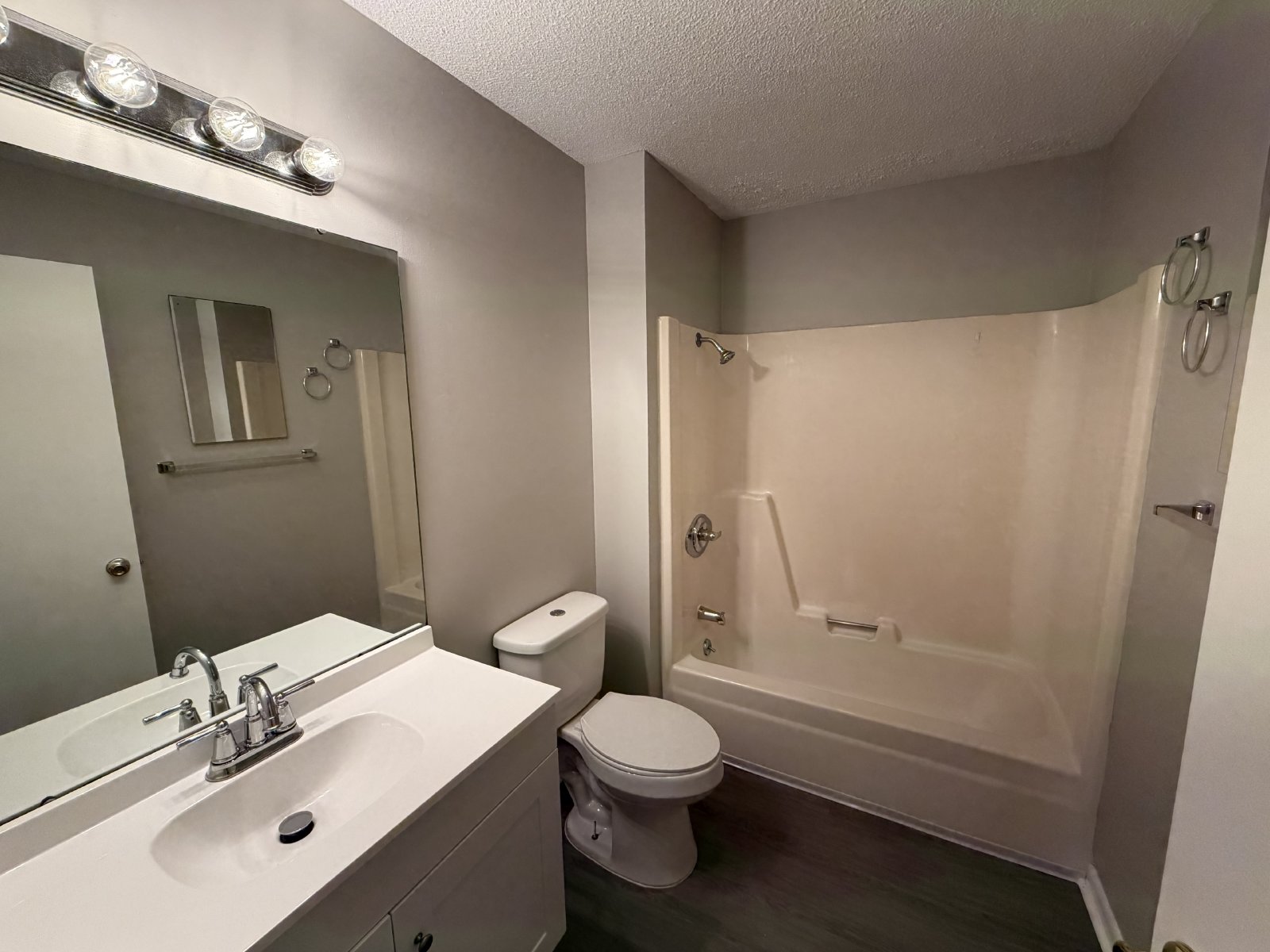 1 Bed 1 Bath Unit In Shelbyvillle property image