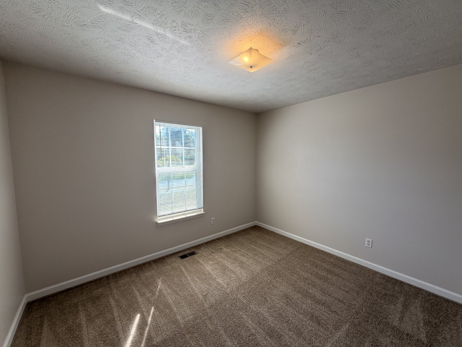 Newly Refreshed 3 Bedroom 2 Bath home in the heart of Smynra! property image