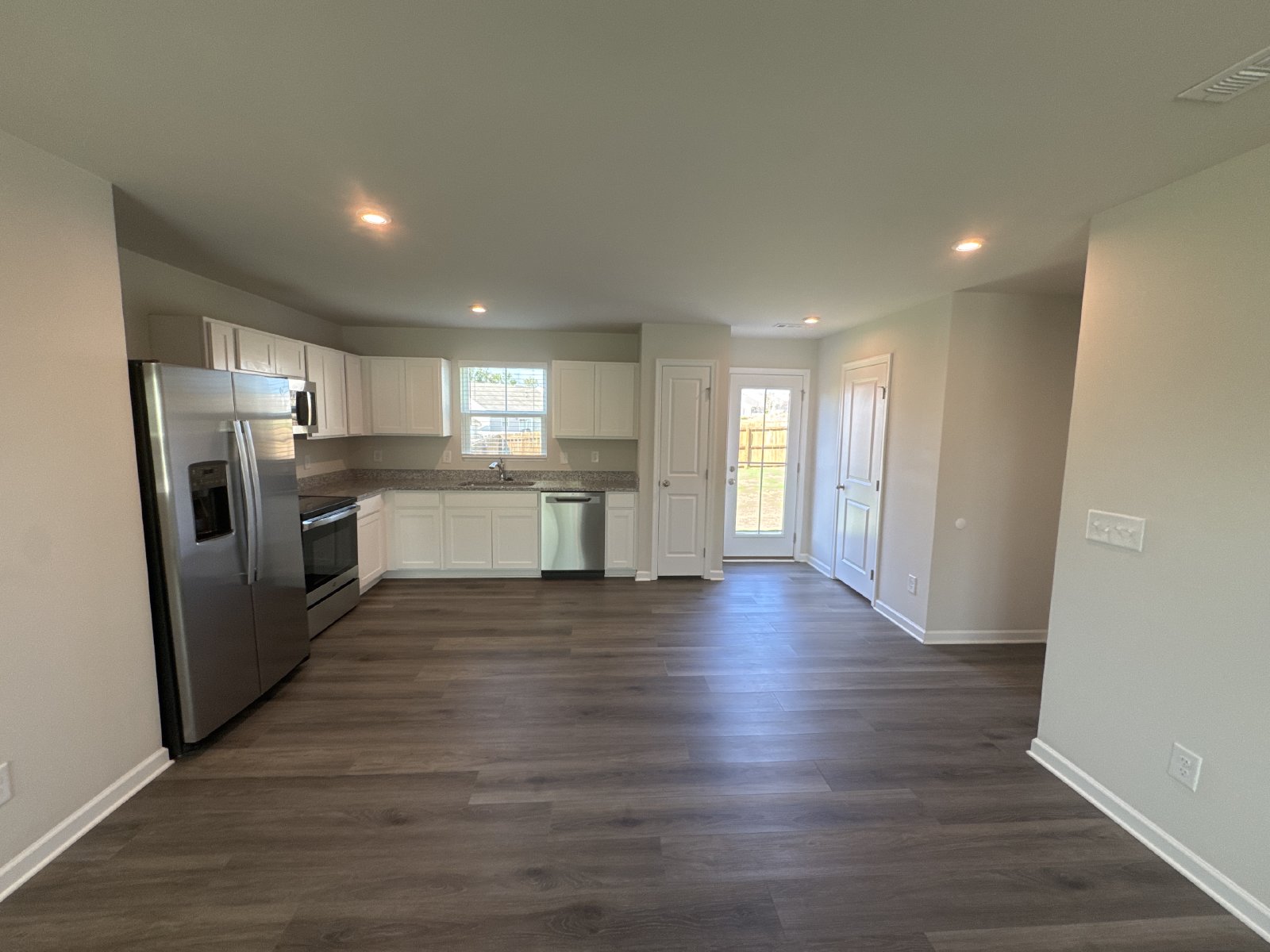 Beautiful 3-Bedroom Home Conveniently Located Near Downtown Nashville! property image