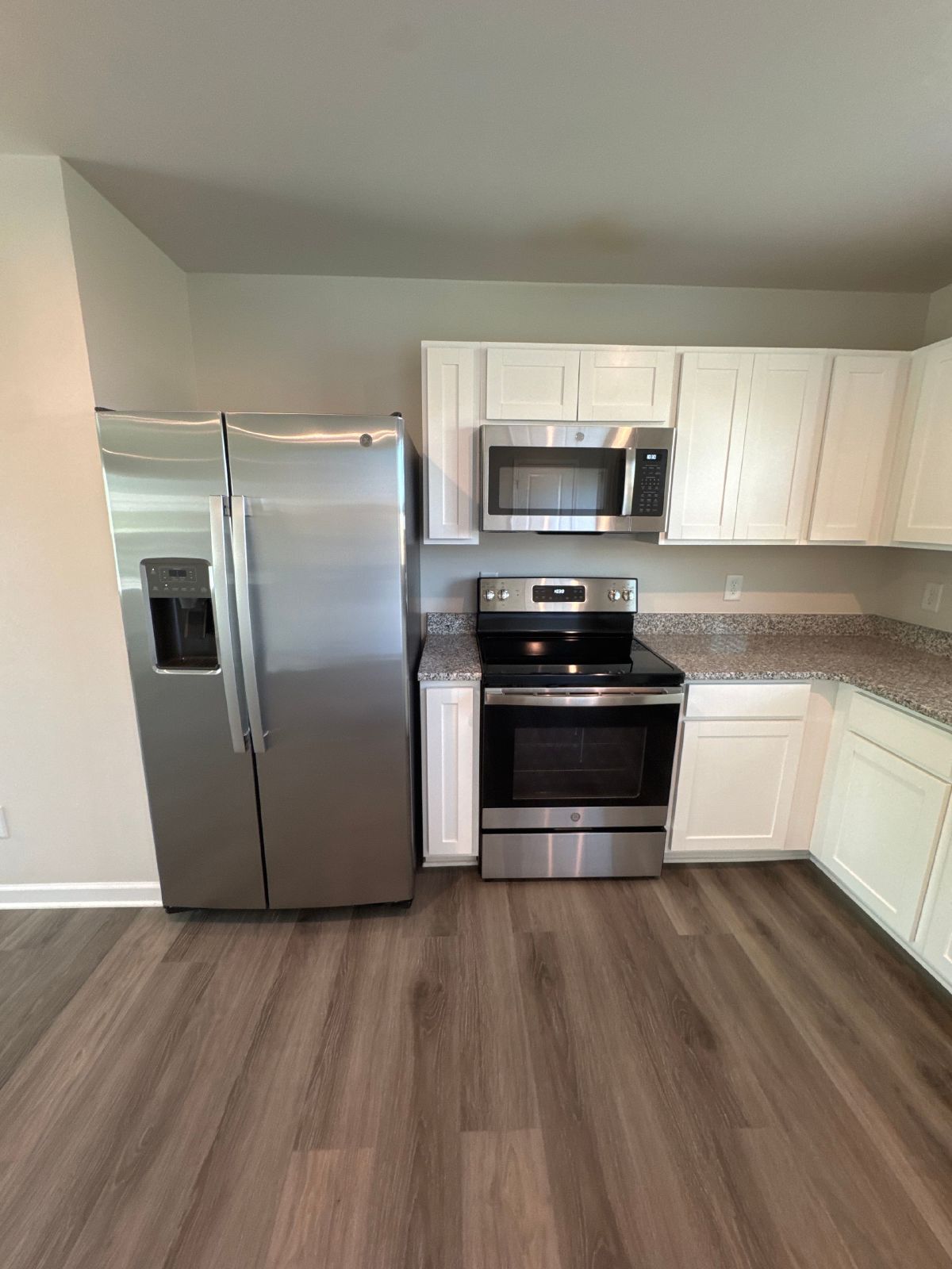 Beautiful 3-Bedroom Home Conveniently Located Near Downtown Nashville! property image