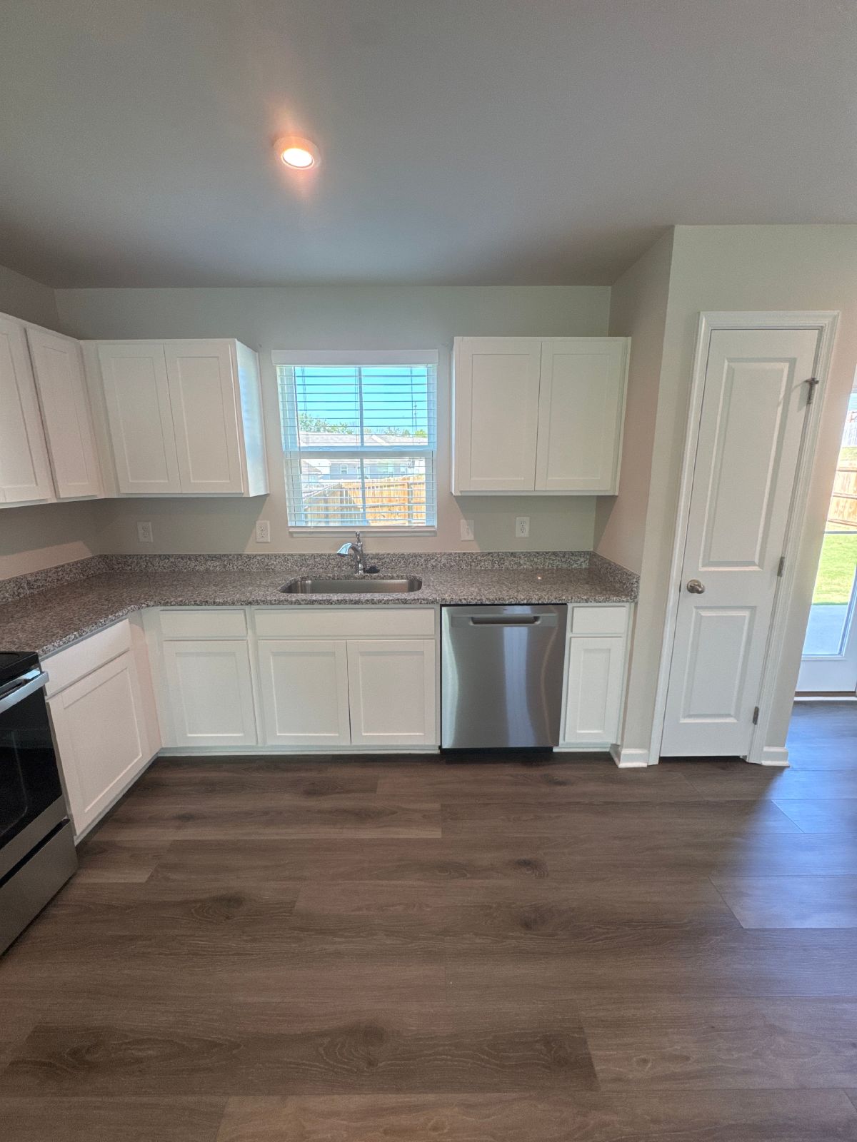 Beautiful 3-Bedroom Home Conveniently Located Near Downtown Nashville! property image