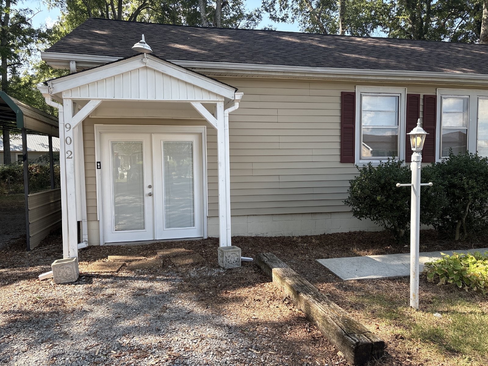 Cozy Ranch Home in Conevniengt Manchester Location... property image