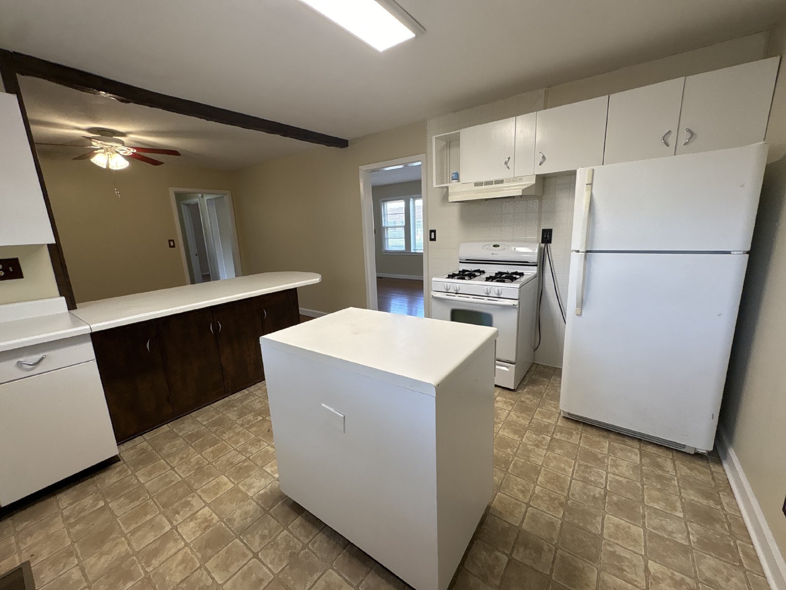Cozy Ranch Home in Conevniengt Manchester Location... property image