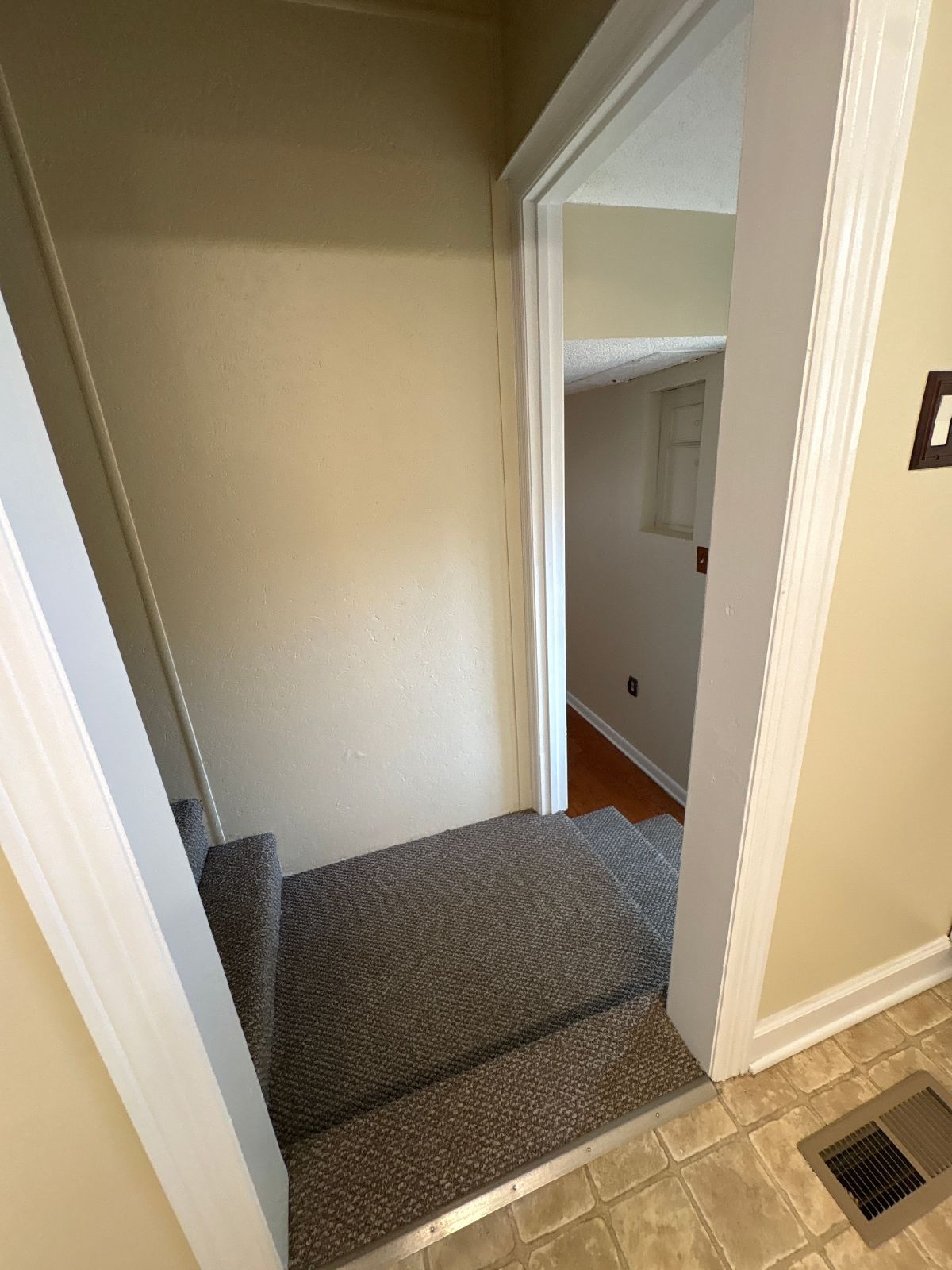Cozy Ranch Home in Conevniengt Manchester Location... property image