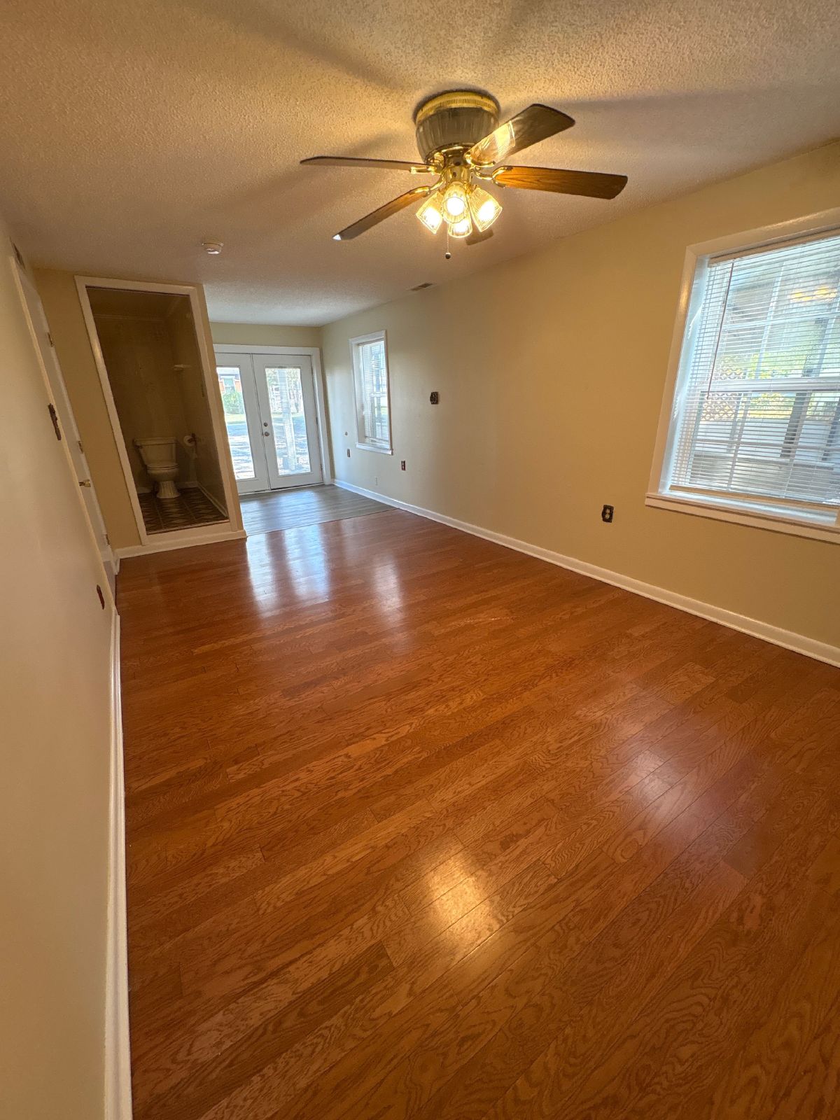 Cozy Ranch Home in Conevniengt Manchester Location... property image