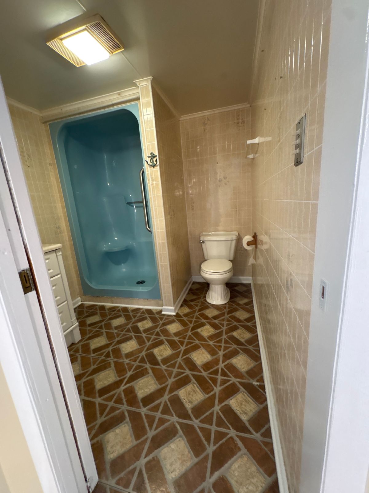 Cozy Ranch Home in Conevniengt Manchester Location... property image
