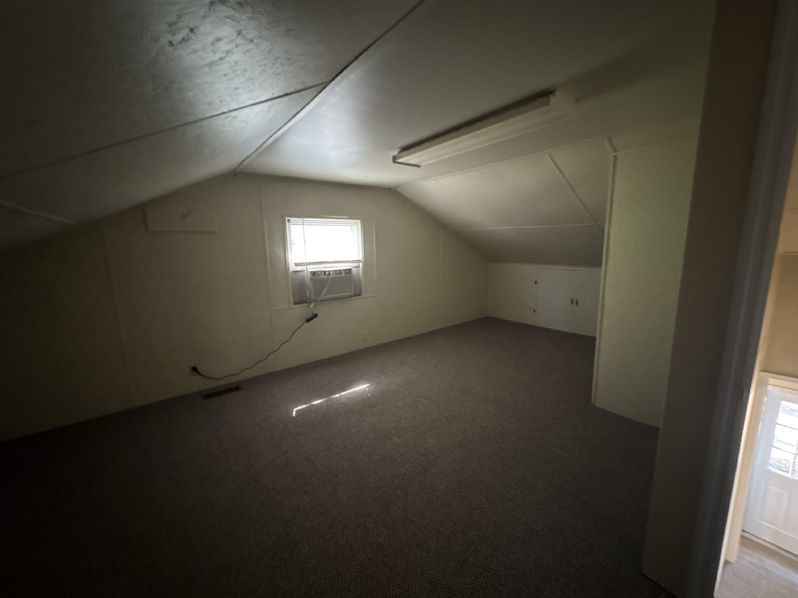 Cozy Ranch Home in Conevniengt Manchester Location... property image