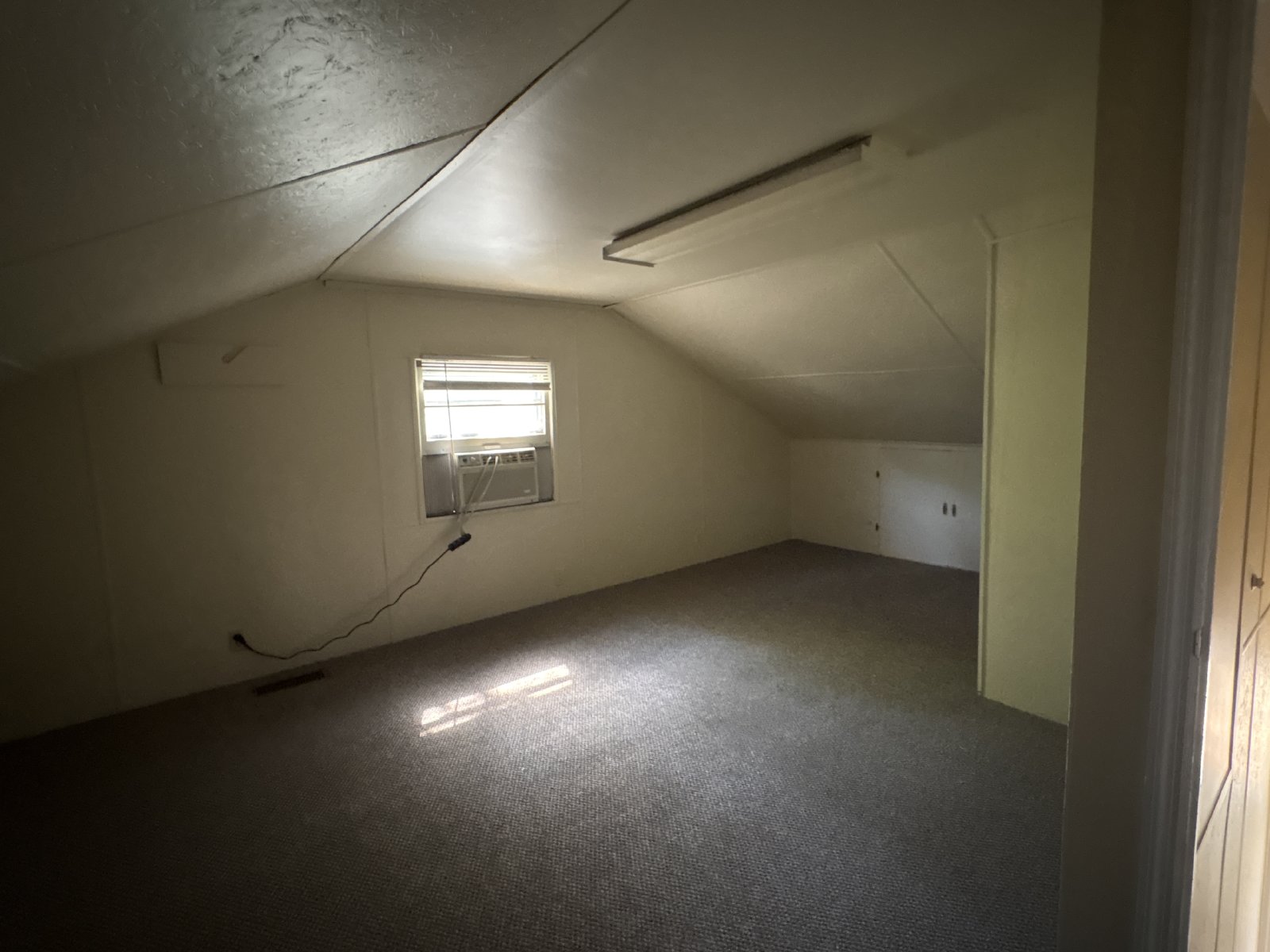 Cozy Ranch Home in Conevniengt Manchester Location... property image