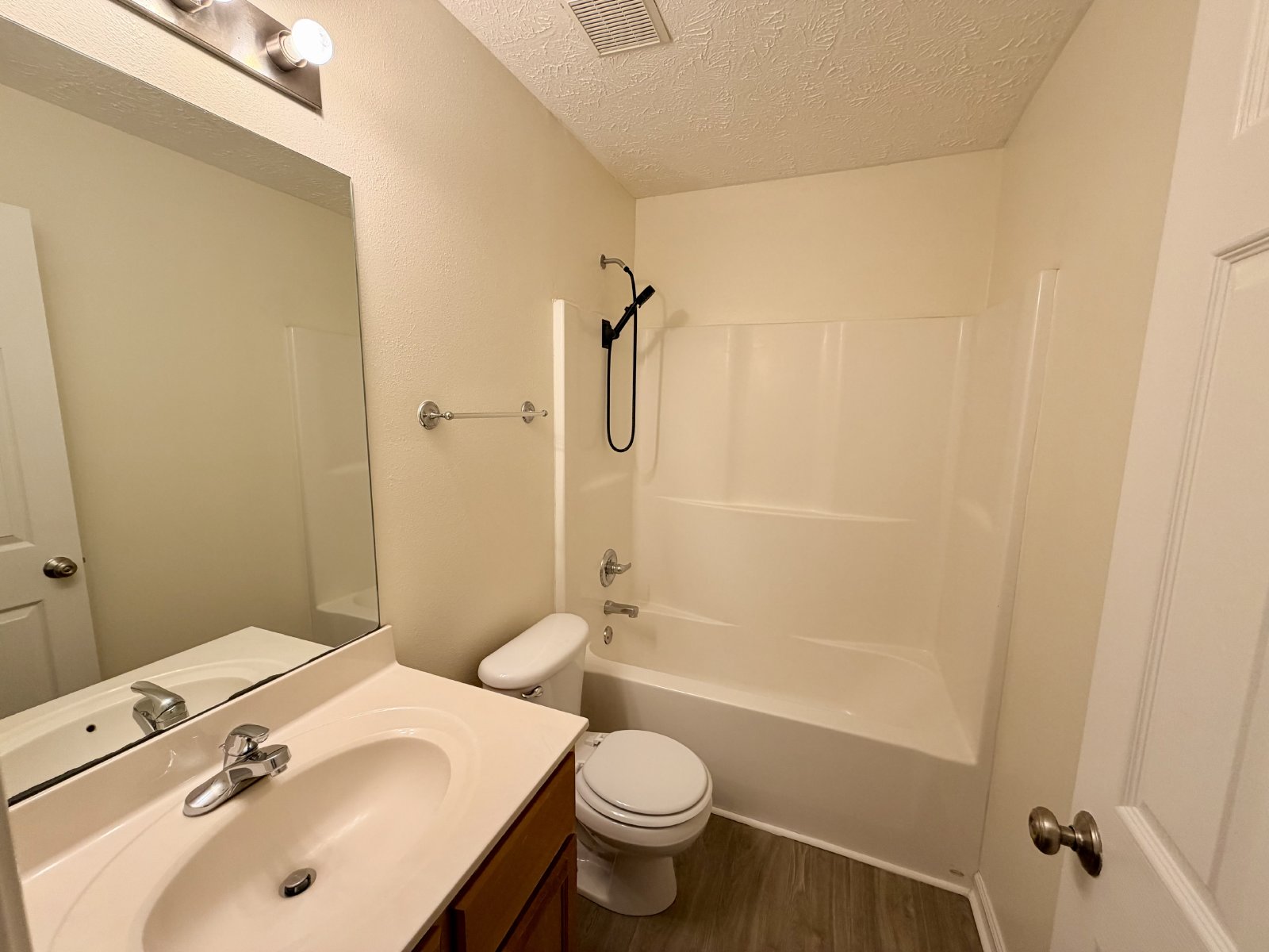 Nice 3 Bedroom 2.5 Bath Home Available Now in Murfreesboro - Close to MTSU property image